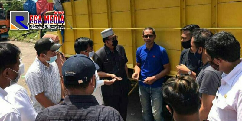 Anggota Komisi D DPRD Bangkalan saat sidak ke gudang Bulog Bangkalan.
