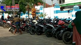 Dok; puluhan sepeda motor terparkir dihalaman Puskesmas Kedungdung, pada Selasa (27/10/20) kemarin.