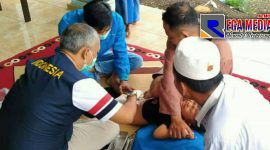 Saat pelaksanaan khitan massal berlangsung di Desa Akkor, Kecamatan Palengaan, Kabupaten Pamekasan.