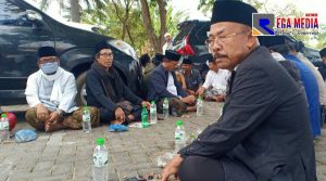 Sidang Kasus Suteki Kembali Digelar, Ratusan Alumni Lakukan Istighatsah Didepan PN Pamekasan
