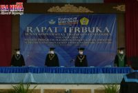Rapat Terbuka Senat Universitas Trunojoyo dalam rangka upacara wisuda Program Magister, Sarjana dan Diploma angkatan XXVII Tahun Akademik 2019/2020 di Gedung Pertemuan UTM.