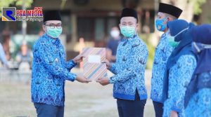 Ambil Sumpah dan Serahkan SK Pengangkatan, Ini Harapan Bupati Pamekasan Pada 339 PNS Baru