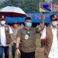 Kepala BNPB Doni Manardo meninjau barak pengungsian bencana erupsi Gunung Merapi di Kalurahan Glagaharjo, Cangkringan, Sleman.