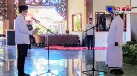 Bupati Pamekasan saat kukuhkan imam besar Masjid Syuhada Pamekasan
