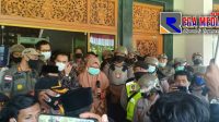 Biaya Ambulance RSUD Syamrabu Mahal, Sepasang Suami Istri di Bangkalan Bawa Pulang Jenazah Bayinya Naik Motor