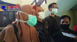 Direktur RSUD Syamrabu Bangkalan (dr. Nunuk Kristiani) saat di wawancara awak media.