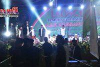 Tampak warga antusias memadati depan panggung dalam acara launching Pemuda Cinta Sholawat.