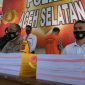 Konferensi pers Polres Aceh Selatan tetapkan Sekdes Gampong Paya Peulumat sebagai tersangka korupsi dana desa.
