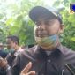 Anggota Komisi D DPRD Jawa Timur (Abdul Halim) saat diwawancarai awak media usai melihat lokasi sungai Blega.