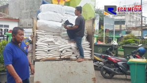 Kabaharkam Polri Kirim Bantuan 15 Ton Beras dan 750 Dus Mie Instan Untuk Korban Banjir Kota Medan