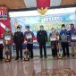 Pose bersama Bupati Sampang dan Wakil Bupati Sampang dengan perwakilan pemenang Festival Jhedding Hebat 2020.