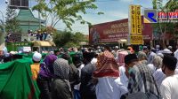 Massa Simpatisan Habib Rizieq Kepung Mapolres Sampang, Tuntut IB HRS Dibebaskan