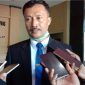 Plt Kepala Dinas Pendidikan Kabupaten Sampang (H. Nor Alam) saat diwawancara awak media.