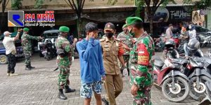 Pengunjung dan Pedagang Pasar Srimangunan Sampang Jadi Sasaran Ops Yustisi