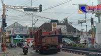 Lampu Traffic Light Mati, Situasi Lalu Lintas di Sampang Kota Semrawut