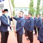Bupati Sampang (H. Slamet Junaidi) saat melantik pengurus Komite Olahraga Nasional Indonesia (KONI) Kabupaten Sampang masa bhakti 2020-2021.