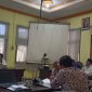 Rumah Advokasi Rakyat (RAR) saat audiensi bersama Dinas Sosial dan anggota Komisi D DPRD Bangkalan di ruang Banggar.