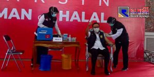 Bupati Pamekasan Jadi Orang Perdana Yang Disuntik Vaksin Covid-19