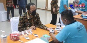 Plt Walikota Cimahi Tunda Suntik Vaksinasi Covid-19
