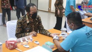 Plt Walikota Cimahi Tunda Suntik Vaksinasi Covid-19