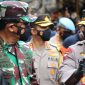 Panglima TNI dan Kapolri beserta jajajaran saat memantau prokes di Pasar Tanah Abang.