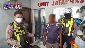 Timsus Silver Satlantas Polres Tanjung Perak Serahkan Pelaku Pencuri HP Ke Unit Jatanras