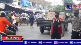 Polsek Semampir bersama tiga pilar saat melaksanakan operasi yustisi di Pasar Pegirian Surabaya.