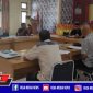 T.Sukandi saat konferensi pers di aula Dinas Parawisata Tapaktuan, Aceh Selatan.