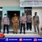 Tim gabungan saat melakukan pemantauan posko PPKM di wilayah Kecamatan Mulyorejo, Surabaya.