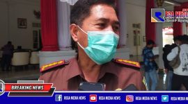 Kepala Kejaksaan Negeri Bangkalan (Imanuel Ahmad) saat diwawancara awak media.