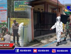 Peduli Pencegahan Covid-19, Koramil 0828/01 Sampang Lakukan Penyemprotan Disinfektan