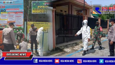 Peduli Pencegahan Covid-19, Koramil 0828/01 Sampang Lakukan Penyemprotan Disinfektan