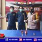 Konferensi Pers: Polsek Kenjeran ungkap kasus pelaku pencurian/pembobol rumah kosong, tunjukkan dua tersangka dan barang bukti.