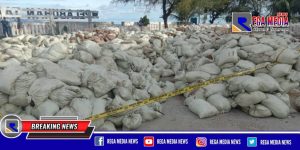Polisi Segel Ratusan Karung Limbah di Pelabuhan Tapaktuan