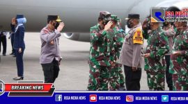 Panglima TNI dan Kapolri saat pertemuan dengan Satuan Tugas (Satgas) Nemangkawi dalam rangkaian kunjungan kerja (kunker) ke Papua. 