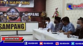 Aliansi LSM di Sampang saat audiensi ke Mapolres Sampang terkait proyek yang berujung OTT terhadap dua oknum LSM.