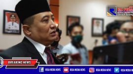 Sekretaris Daerah Kabupaten Sampang (H. Yuliadi Setiawan) tengah diwawancara awak media.