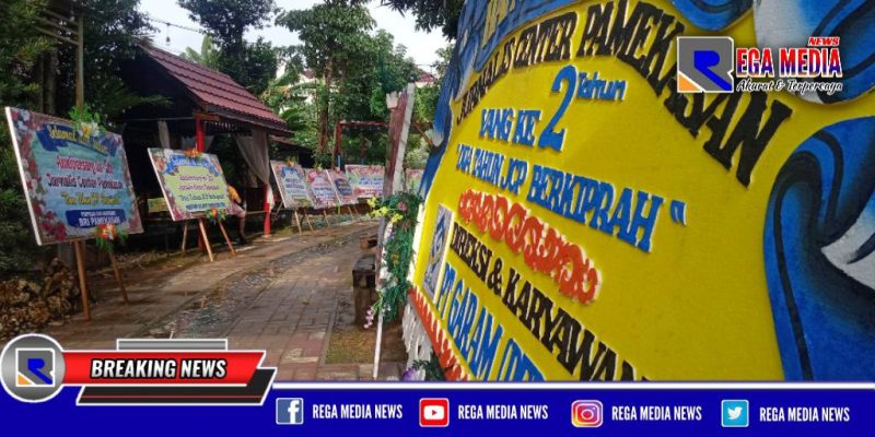 Karangan Bunga berjejer di tempat acara puncak anniversary JCP yang ke-2.