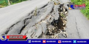 Waspada !!! Ada Jalan Ambruk di Sampang Bahayakan Warga Melintas