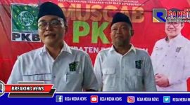 Wakil Ketua DPW PKB Jawa Timur, Baddrut Tamam (kiri).