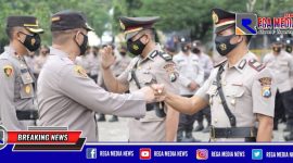 Sertijab Kasat Reskrim Polres Sampang, AKP Riki Donaire Piliang kepada AKP Sudaryanto.