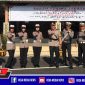 AKP sigit Indra Puji Santoso (tengah) bersama anggota Satlantas Polres Pelabuhan Tanjung Perak, Surabaya.