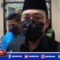 Bupati Pamekasan (Baddrut Tamam) saat diwawancarai awak media.