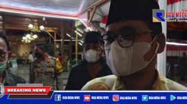 Bupati Bangkalan (R. Abdul Latif Amin Imron) saat diwawancara awak media usai rapat Pemilihan Kepala Desa.