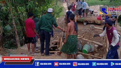 Warga Perbaiki Sendiri, Jembatan Ambruk di Pamekasan Hanya Dilirik Orang Dinas