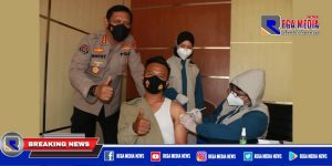 Jurnalis Pokja Polda Jawa Timur Disuntik Vaksin