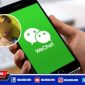 Bermodus di WeChat, tiga waria beserta barang buktinya saat diamankan di Mapolsek Genteng.