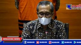 Pimpinan KPK (Alex Marwata) dalam konferensi persnya.