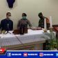 Petugas gabungan TNI-Polri saat melakukan pengecekan dan pengamanan ditempat ibadah umat kristiani di Sampang.