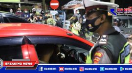 Polres Pelabuhan Tanjung Perak bersama tim gabungan saat melaksanakan Operasi Yustisi di sekitar tol Suramadu.